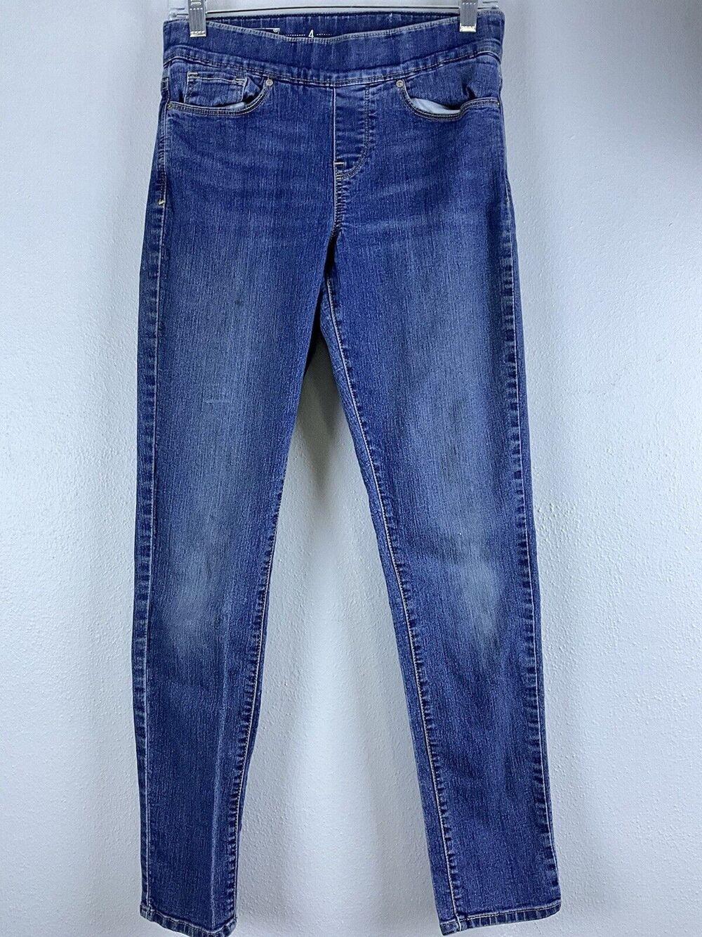 Pull On Levi’s Sz 4 Cotton Spandex 5 Pocket Skinny 5” Leg Bottom Jeans